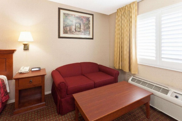 Days Inn by Wyndham Alhambra CA image 13